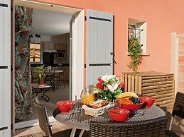 Luberon Provencal Cottage for 6
