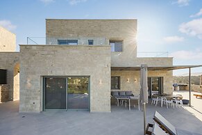 Carob Luxury Villas