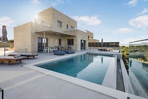 Carob Luxury Villas