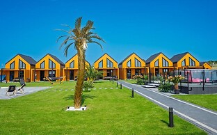 Holiday Homes With Access to the SPA Area