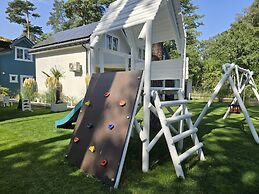 Large Holiday Homes With Beautiful Gardens