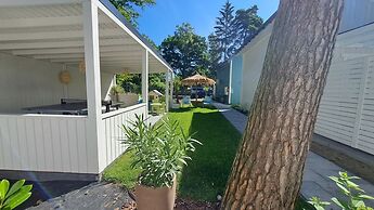 Large Holiday Homes With Beautiful Gardens