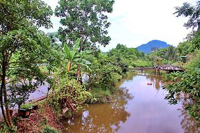 Hideaway Village Homestay