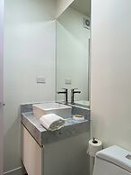 Upper Modern Stay by Wynwood House