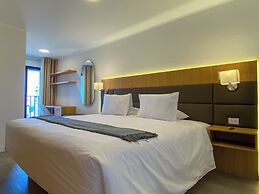 Upper Modern Stay by Wynwood House