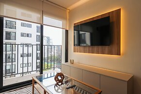 Upper Modern Stay by Wynwood House