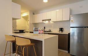 Upper Modern Stay by Wynwood House