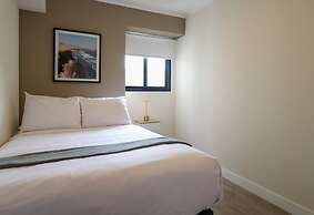 Upper Modern Stay by Wynwood House