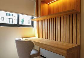 Upper Modern Stay by Wynwood House