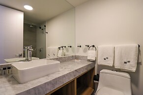 Upper Modern Stay by Wynwood House