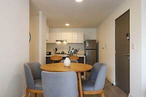 Upper Modern Stay by Wynwood House