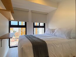 Upper Modern Stay by Wynwood House