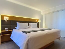 Upper Modern Stay by Wynwood House