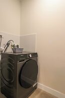 Upper Modern Stay by Wynwood House