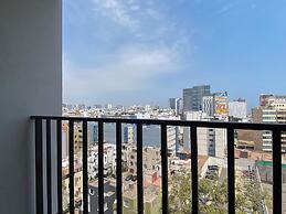 Upper Modern Stay by Wynwood House