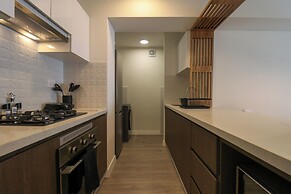 Upper Modern Stay by Wynwood House