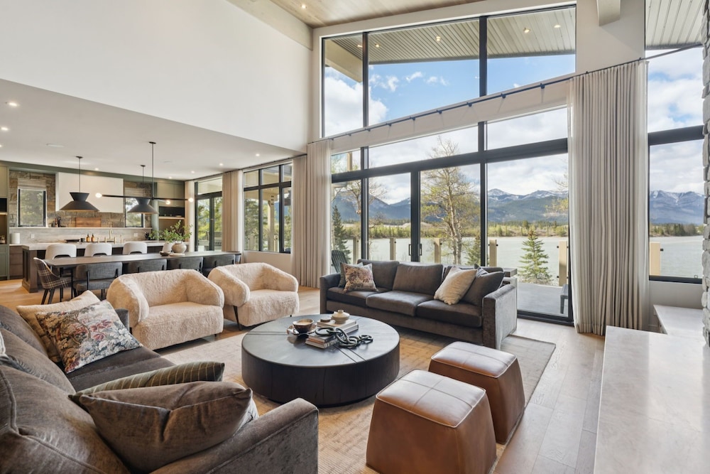 Sisu Lodge by Canmore Premier