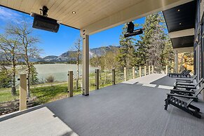 Sisu Lodge by Canmore Premier