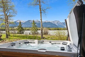 Sisu Lodge by Canmore Premier