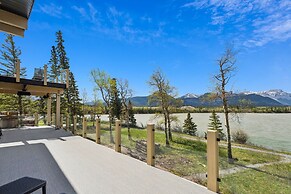 Sisu Lodge by Canmore Premier