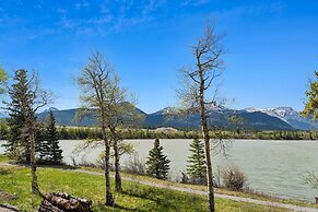 Sisu Lodge by Canmore Premier