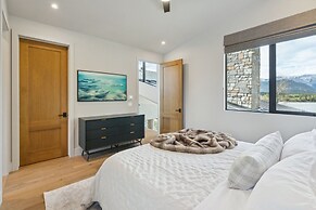 Sisu Lodge by Canmore Premier