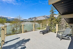 Sisu Lodge by Canmore Premier