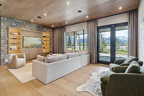Sisu Lodge by Canmore Premier