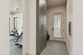Sisu Lodge by Canmore Premier