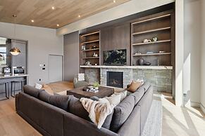 Sisu Lodge by Canmore Premier