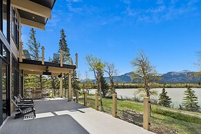 Sisu Lodge by Canmore Premier