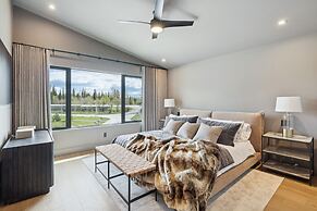 Sisu Lodge by Canmore Premier