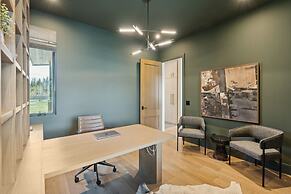 Sisu Lodge by Canmore Premier