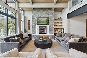 Sisu Lodge by Canmore Premier