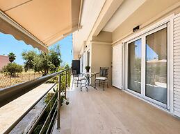 Dioni s Haven - Sunny Retreat With Balcony