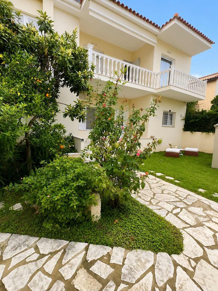 Alio Seaside Maisonette Steps From Diakopto Beach