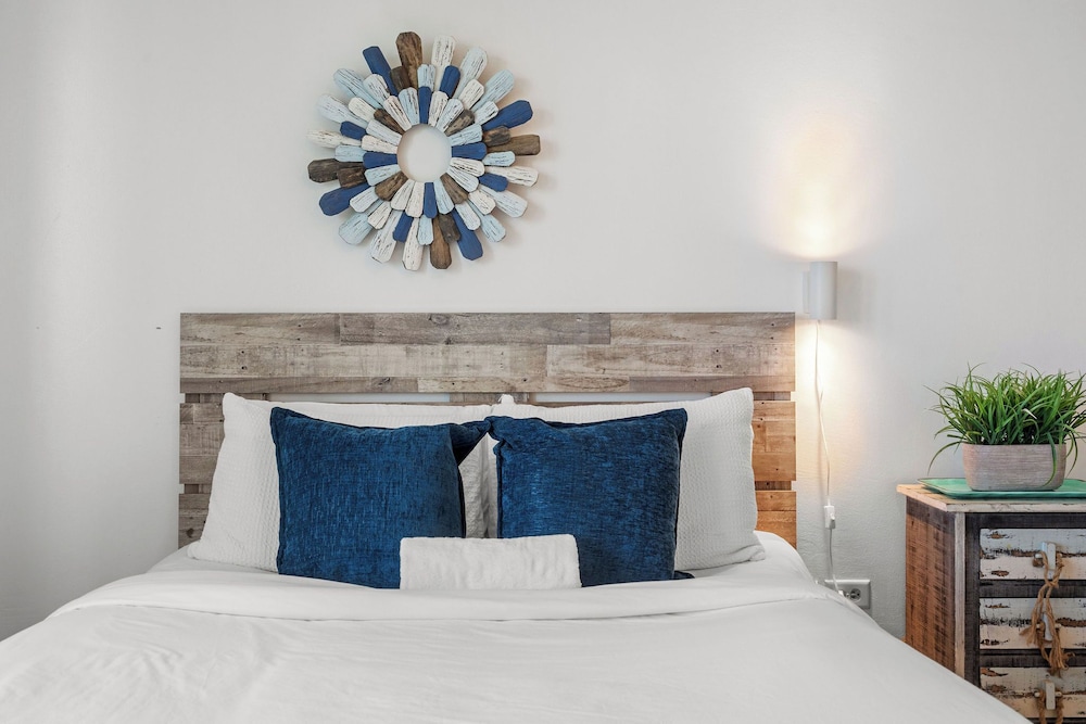 Condado Lagoon - Waterfront Escape