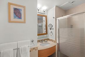 Condado Lagoon - Waterfront Escape