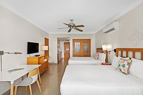 Condado Lagoon - Waterfront Escape