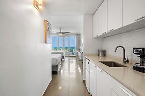 Condado Lagoon - Waterfront Escape