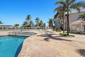 Condado Lagoon - Waterfront Escape