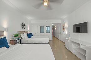 Condado Lagoon - Waterfront Escape
