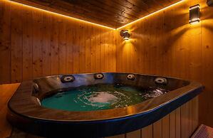 Holiday Home With Access to a Pool, Sauna, Jacuzzi