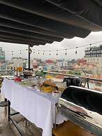 Downtown Hostel & Rooftop Bar