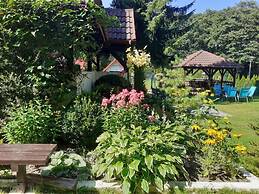 Comfortable Holiday Villa With a Private Garden
