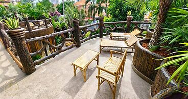 MANJILAND Luxury Pool Villa Pattaya