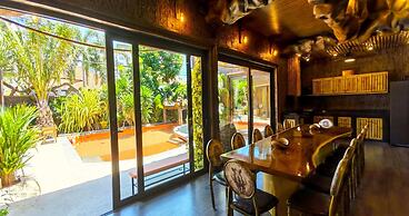 MANJILAND Luxury Pool Villa Pattaya