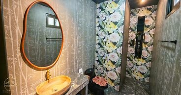 MANJILAND Luxury Pool Villa Pattaya