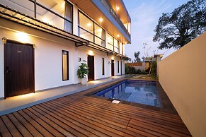 Lunaire Guest House