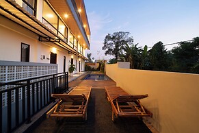 Lunaire Guest House